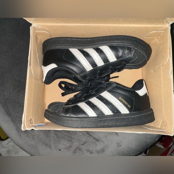 GUC | Toddler shoes size 8 | Adidas - Picture 11 of 12